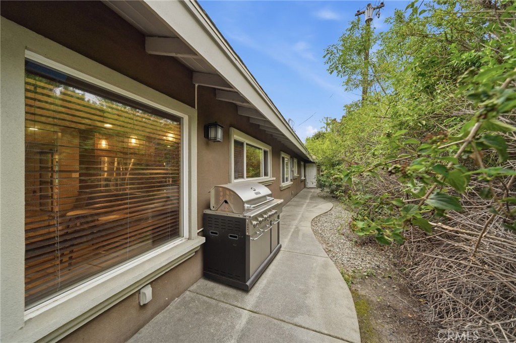 706 Nancy Lane Fullerton, CA 92831 - Photo 40 of 56 a balcony view with a sink