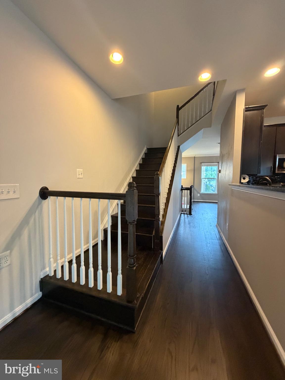 25333 Wakestone Terrace Chantilly, VA 20152 - Photo 16 of 109 Inviting entryway with elegant staircase.