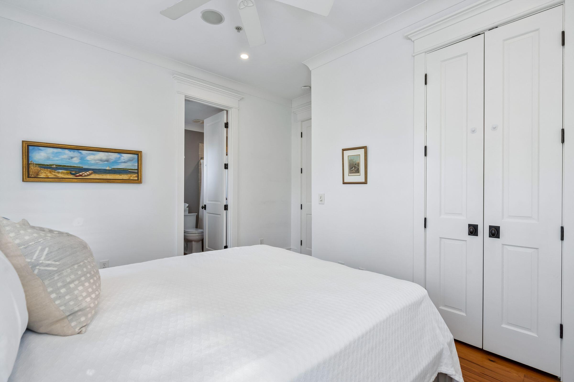 218 Venning Street, Unit 3 Mount Pleasant, SC 29464 - Photo 45 of 64 220 Venning St-Keen Eye Marketing-49