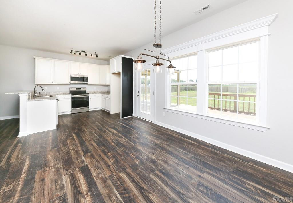 117 Elrod Road Moyock, NC 27958 - Photo 11 of 40 Chalkboard wall besides the Refrigerator area