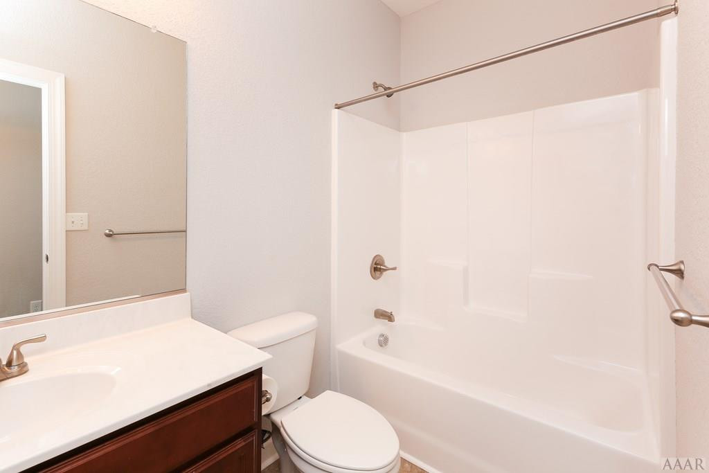 117 Elrod Road Moyock, NC 27958 - Photo 19 of 40 Hall Bathroom