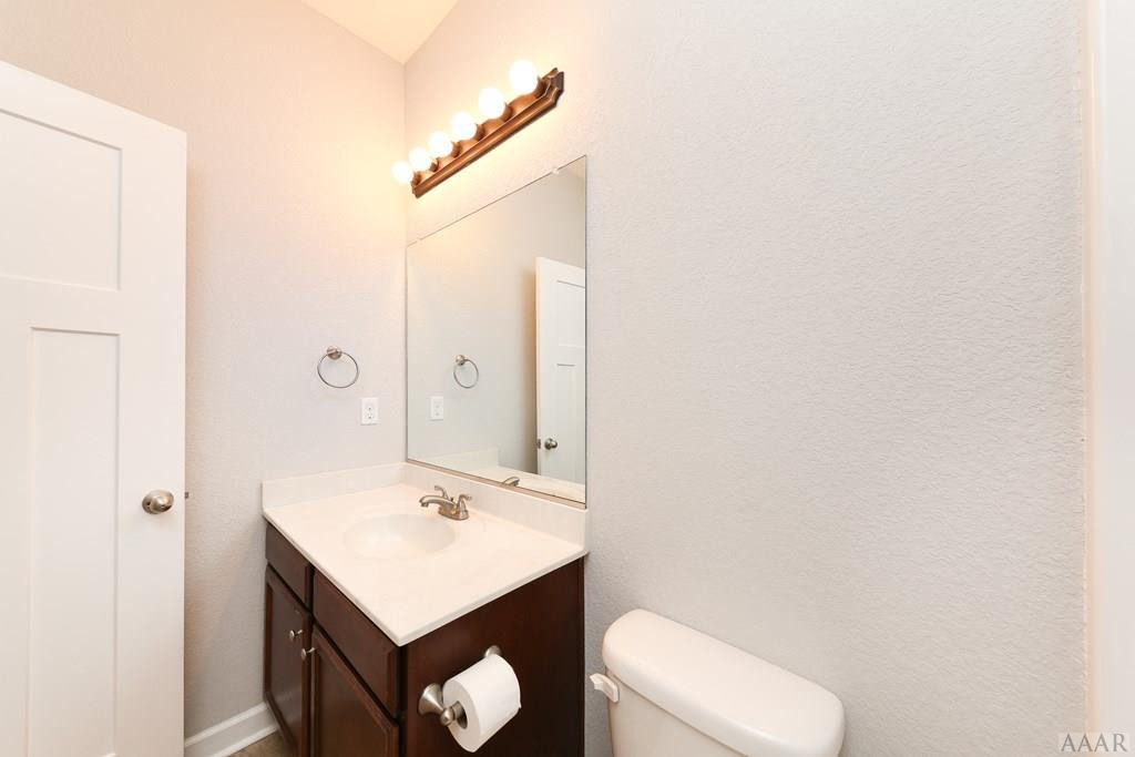 117 Elrod Road Moyock, NC 27958 - Photo 20 of 40 Hall Bathroom
