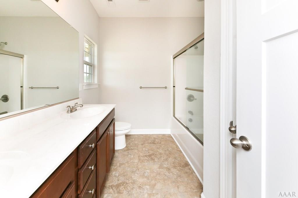 117 Elrod Road Moyock, NC 27958 - Photo 26 of 40 Master Bath