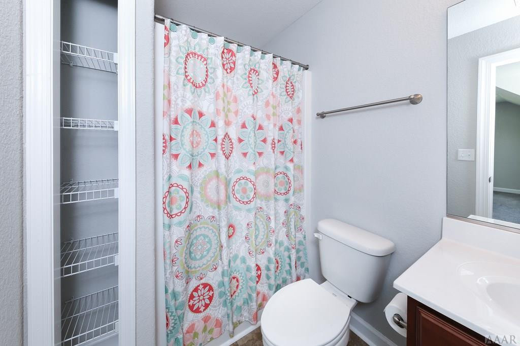 117 Elrod Road Moyock, NC 27958 - Photo 34 of 40 Upstairs private bathroom