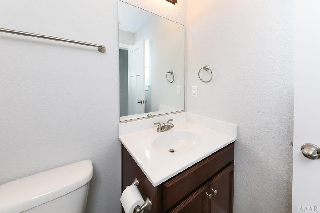 117 Elrod Road Moyock, NC 27958 - Photo 35 of 40 Upstairs private bathroom