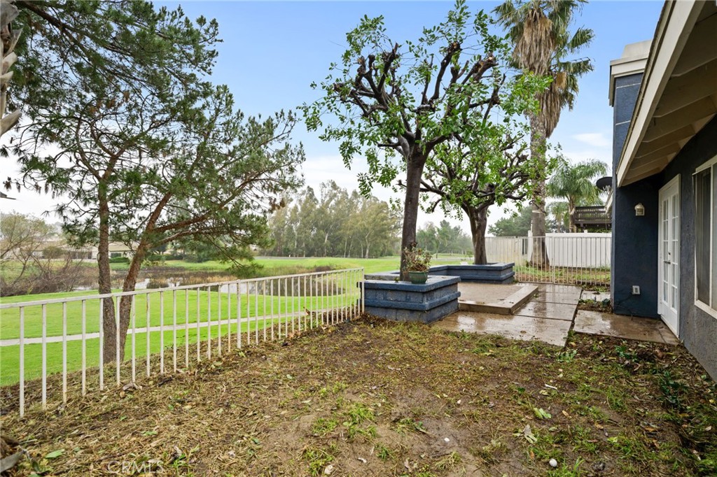 5810 Greens Drive Riverside, CA 92509 - Photo 28 of 31 a view of a house with garden and sitting area