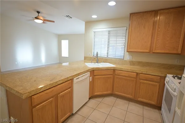 $1,675 | 7270 Diamond Canyon Lane, Unit 202, Las Vegas, NV 89149