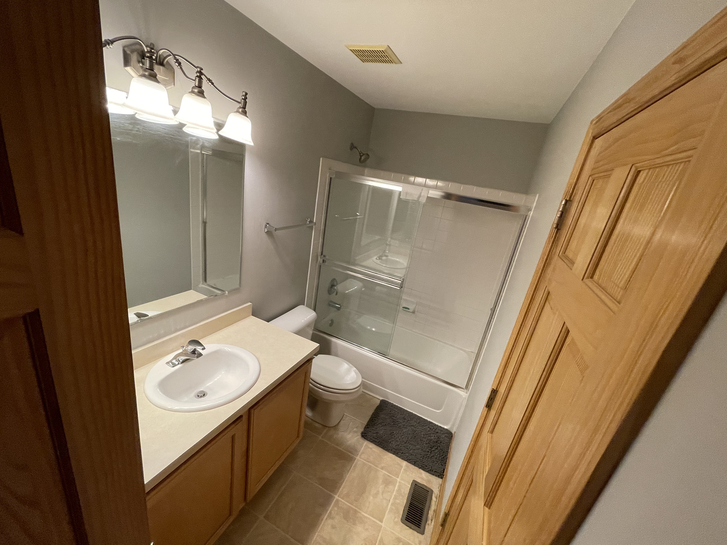 2598 Capitol Avenue Aurora, IL 60503 - Photo 11 of 18