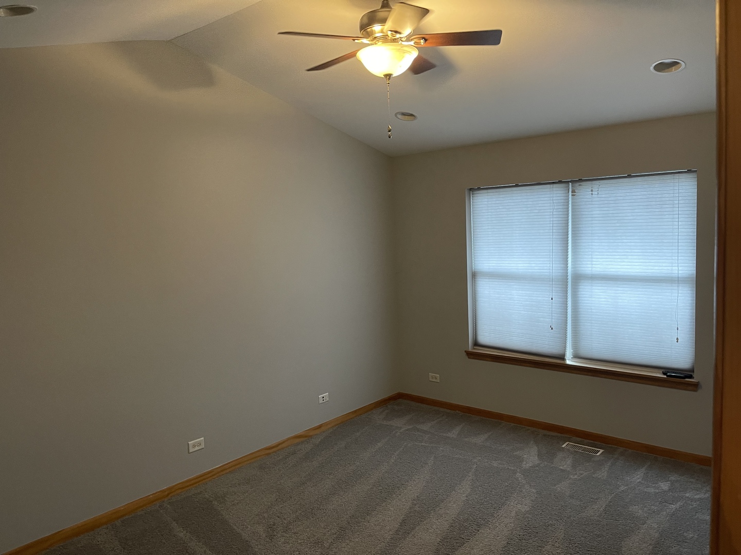 2598 Capitol Avenue Aurora, IL 60503 - Photo 13 of 18