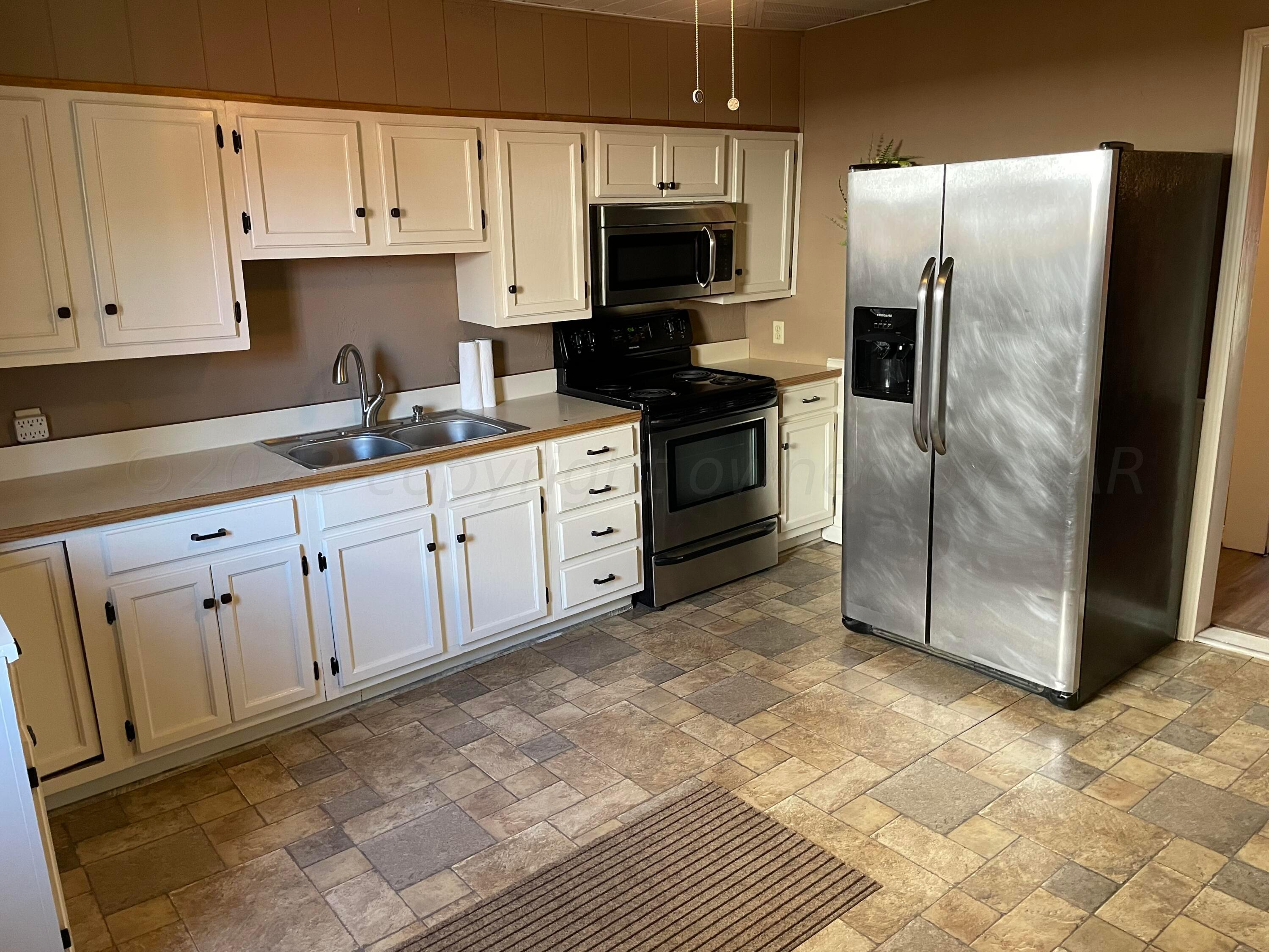 522 South Colgate Street Perryton, TX 79070 - Photo 6 of 13 image_50440193