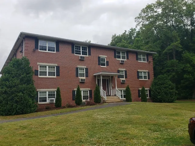 $1,600 | 135 Union Street, Unit 38, Leominster, MA 01453