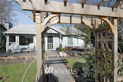 1212 North 33rd Street Renton, WA 98056 - Photo 1 of 1