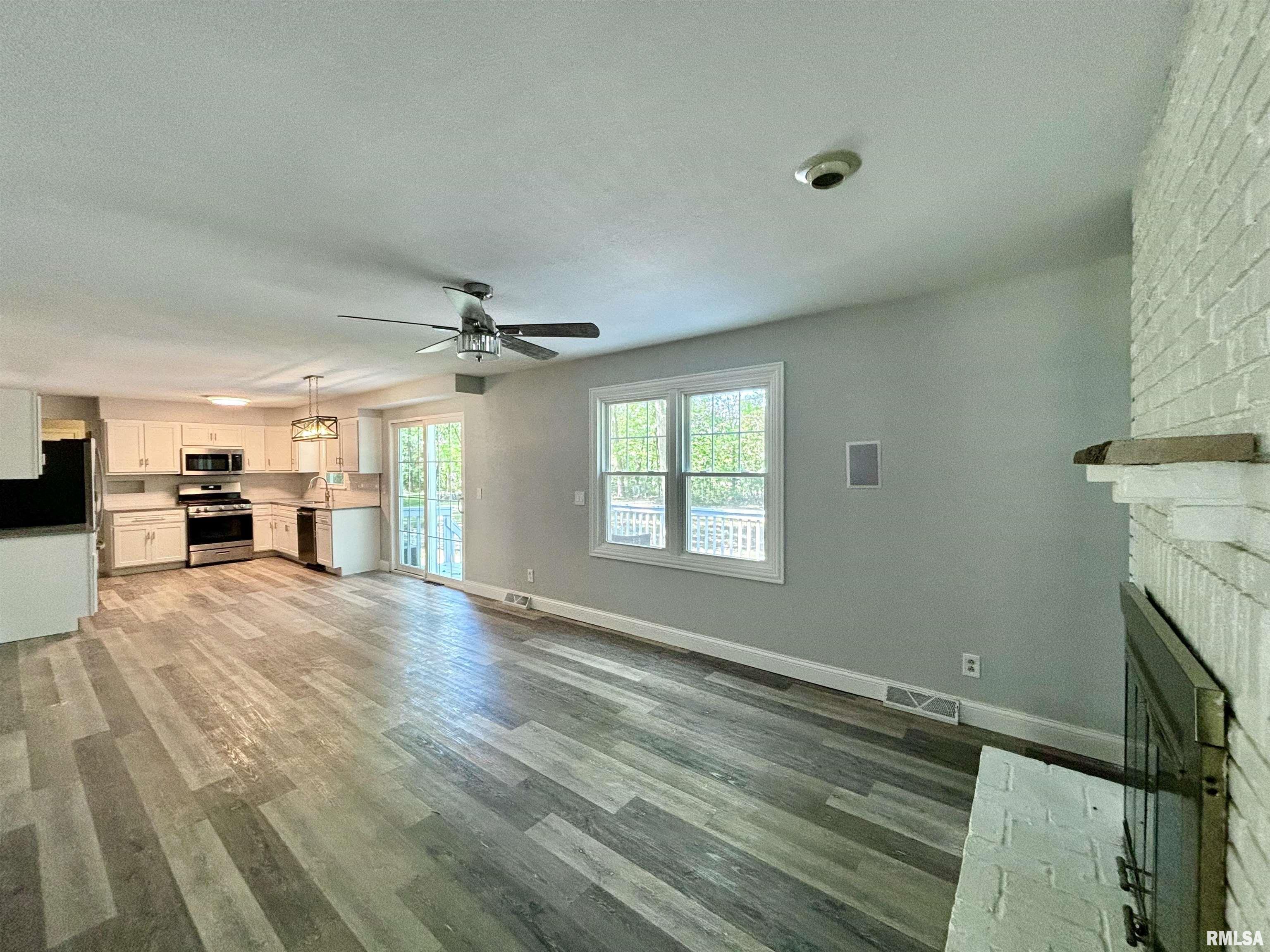 6503 North Post Oak Road Peoria, IL 61615 - Photo 14 of 49 Gallery Image 14