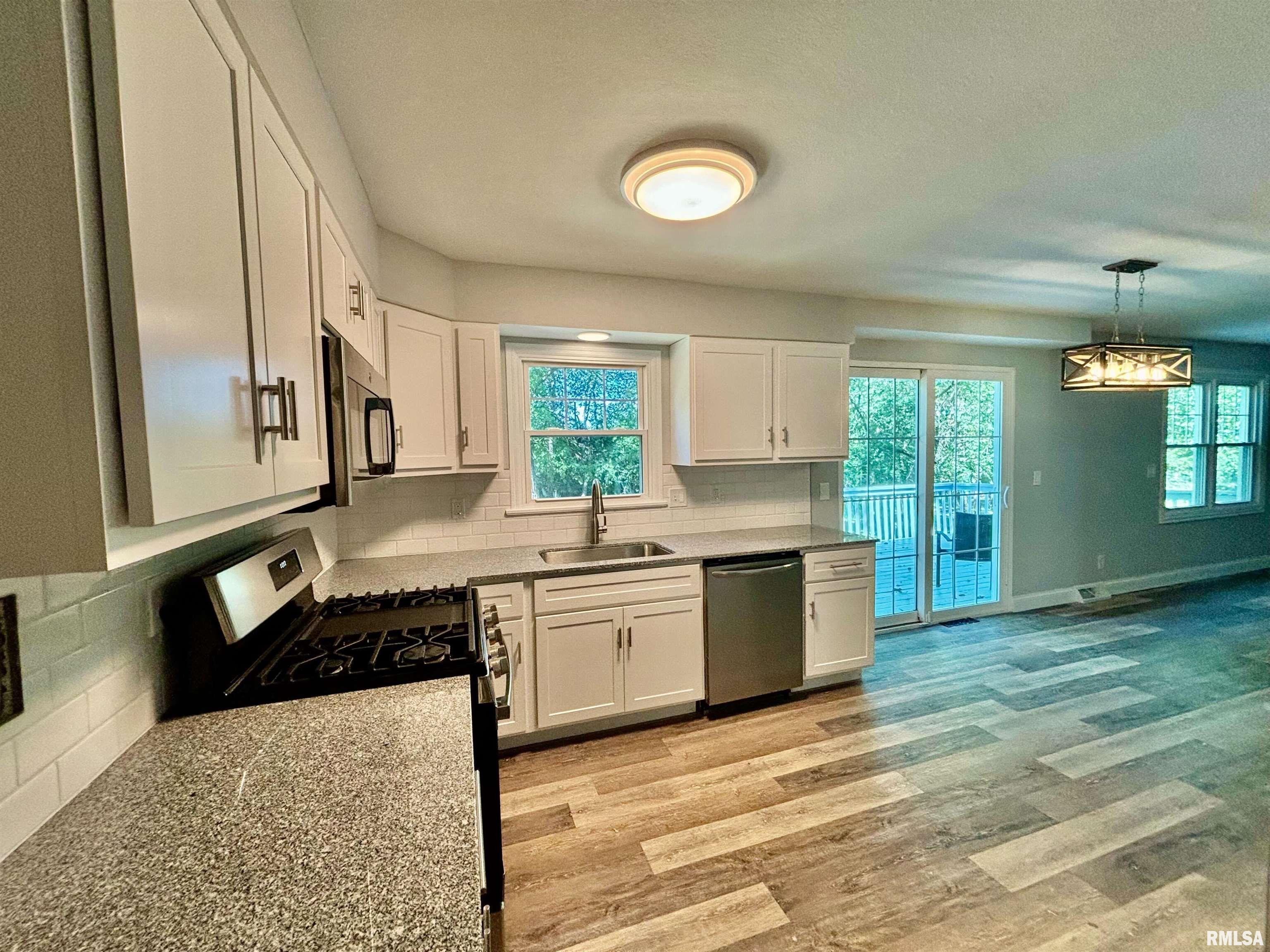 6503 North Post Oak Road Peoria, IL 61615 - Photo 16 of 49 Gallery Image 16