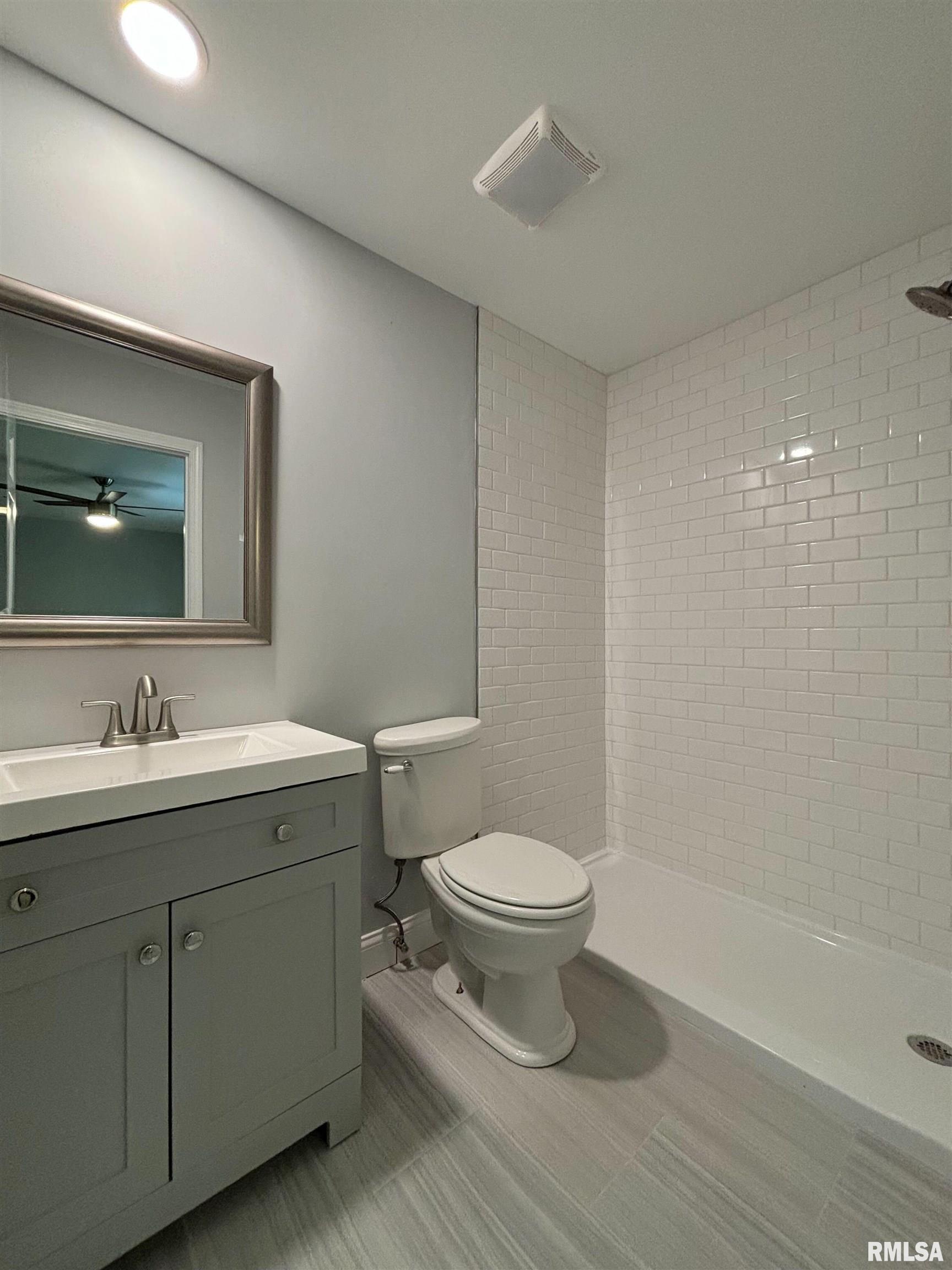 6503 North Post Oak Road Peoria, IL 61615 - Photo 22 of 49 Gallery Image 22