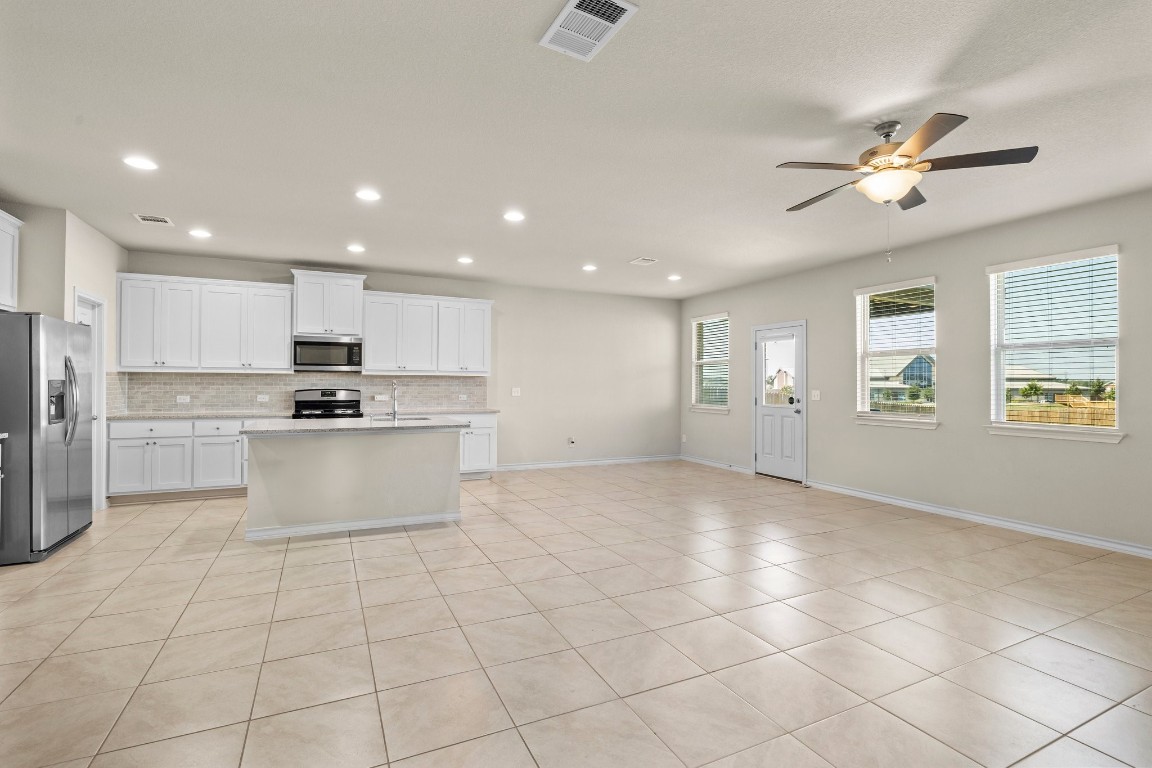 1421 Itzel Bend Leander, TX 78641 - Photo 13 of 29