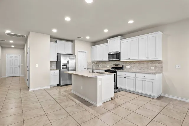 $2,099 | 1421 Itzel Bend, Leander, TX 78641