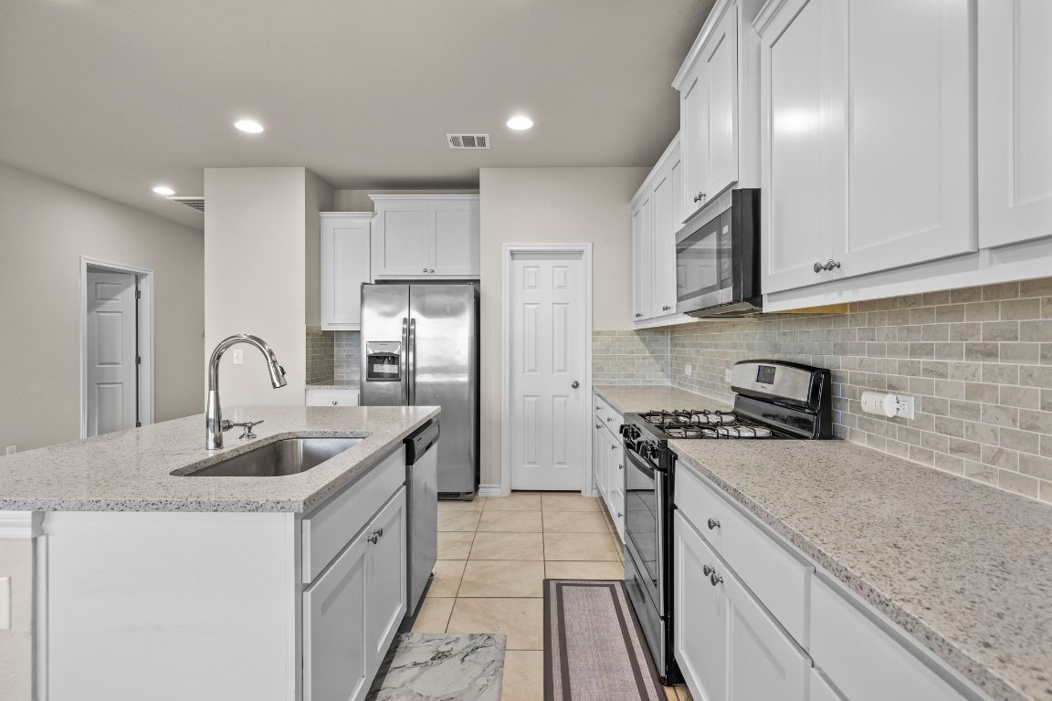 1421 Itzel Bend Leander, TX 78641 - Photo 8 of 29