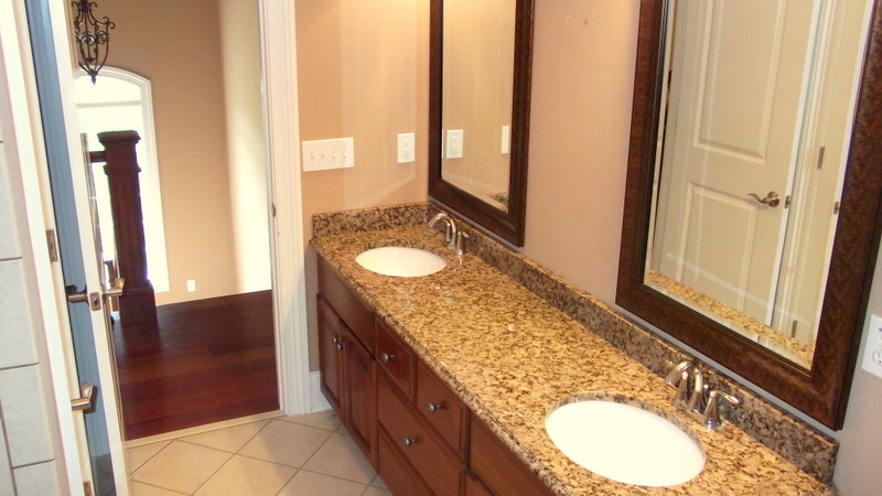 5100 Flintlock Road Roanoke, VA 24018 - Photo 51 of 102 Hallway Bath Upper Level