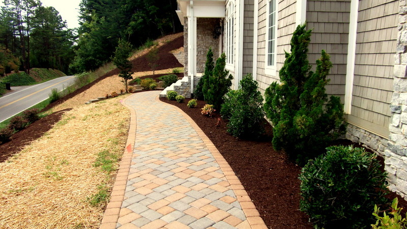 5100 Flintlock Road Roanoke, VA 24018 - Photo 7 of 102 Walk way to the front door