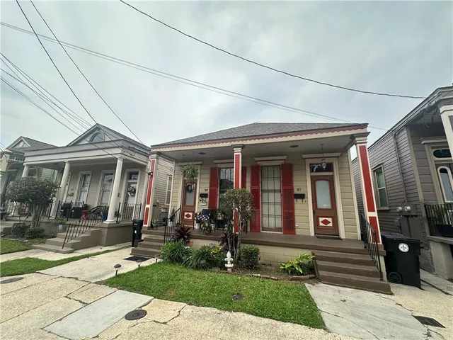 $379,000 | 327-29 Elmira Avenue, New Orleans, LA 70114