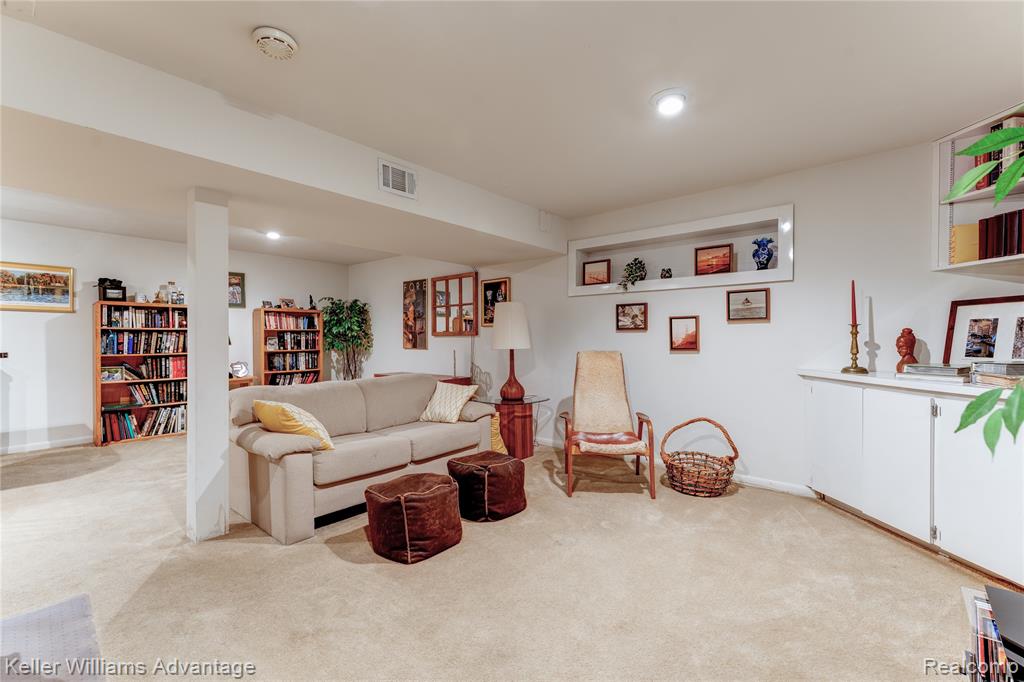 22152 Edgewater Novi, MI 48375 - Photo 19 of 28