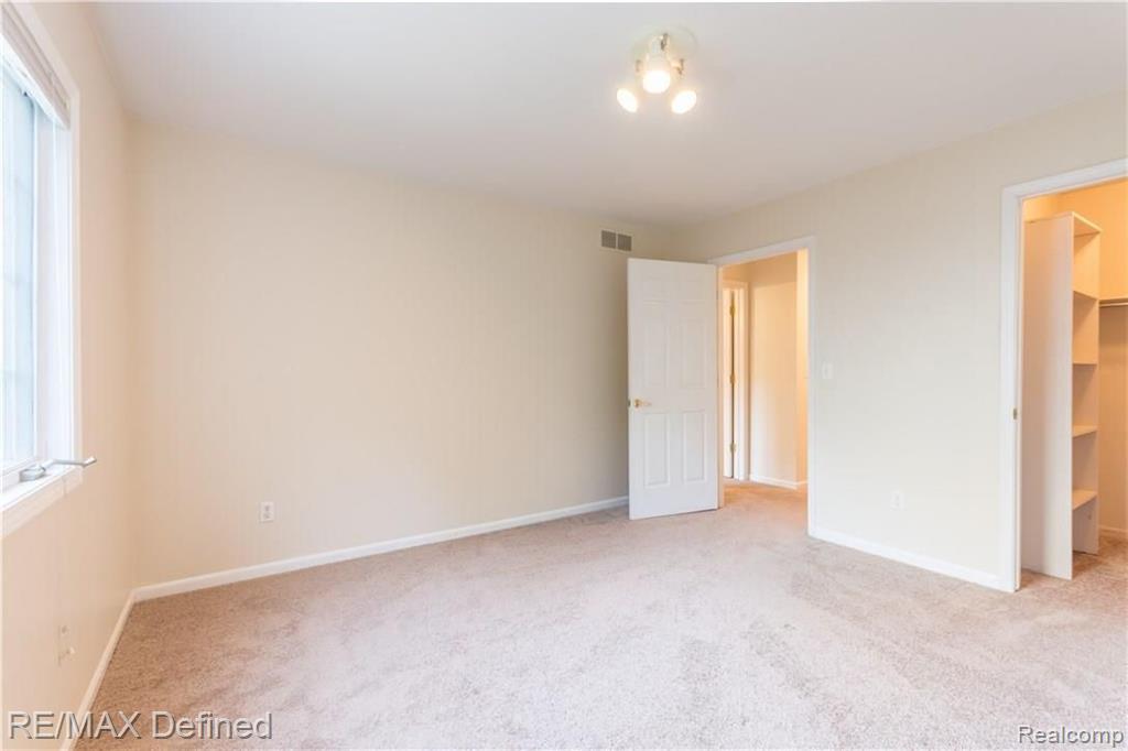950 Ridgeline Court Lake Orion, MI 48360 - Photo 42 of 48