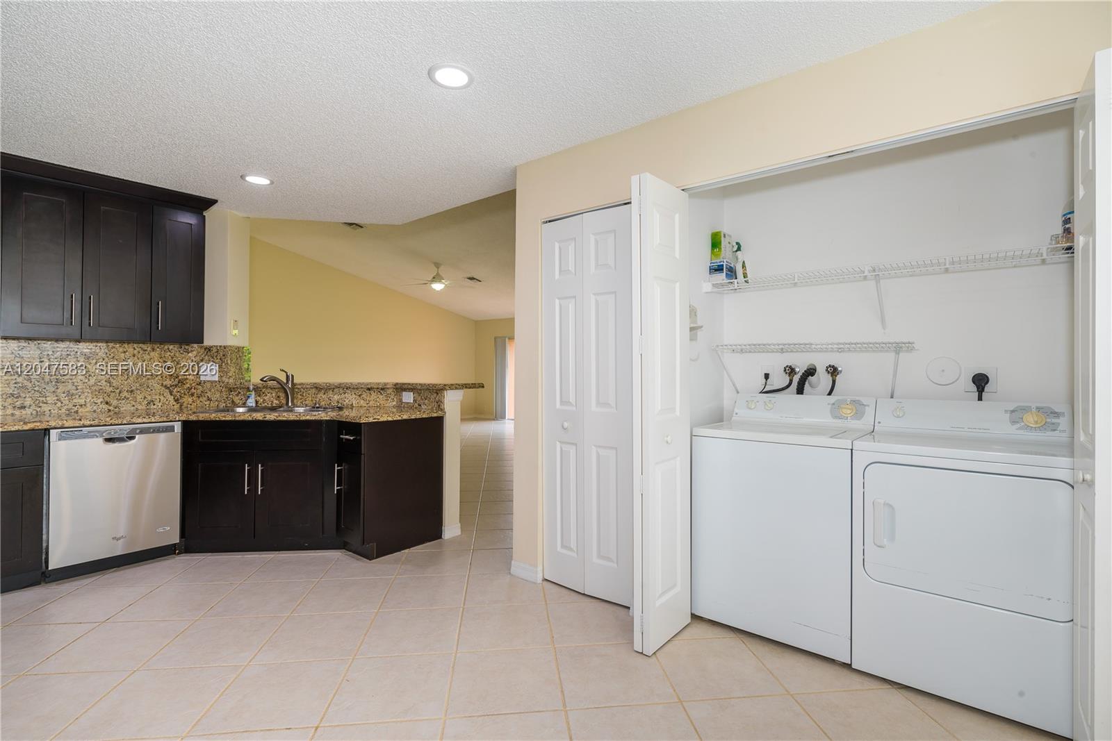 4152 Pine Ridge Lane Weston, FL 33331 - Photo 8 of 42