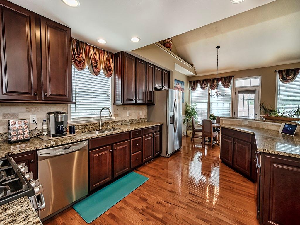 2017 Eagle Ridge Drive Valencia, PA 16059 - Photo 7 of 25 Gallery Image 7