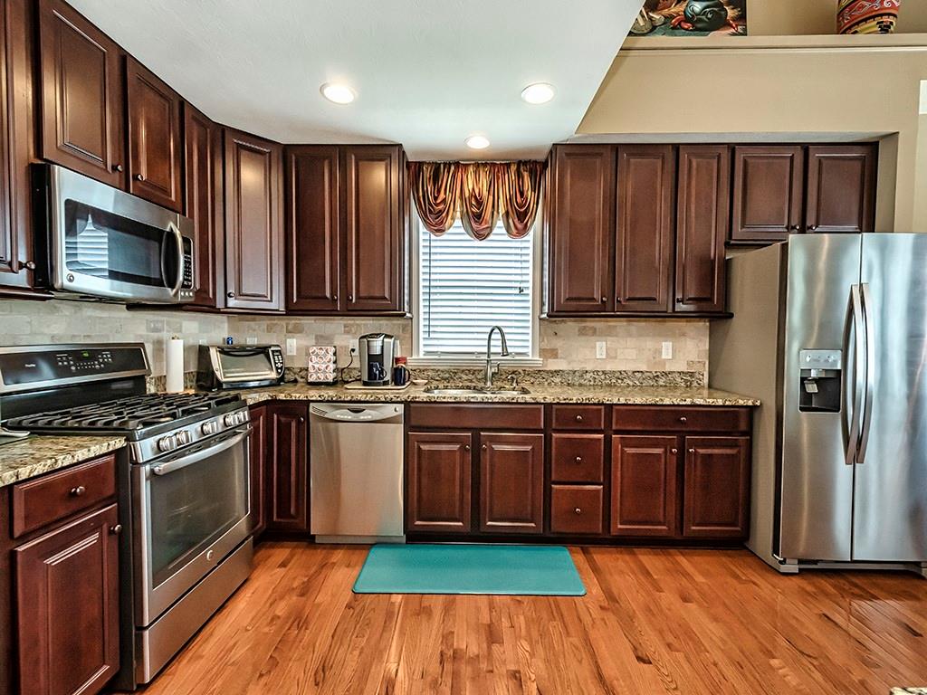 2017 Eagle Ridge Drive Valencia, PA 16059 - Photo 9 of 25 Gallery Image 9