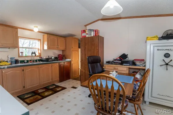 $195,000 | 35240 28th Highway West, Belle, MO 65013