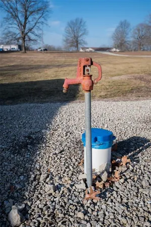 $195,000 | 35240 28th Highway West, Belle, MO 65013