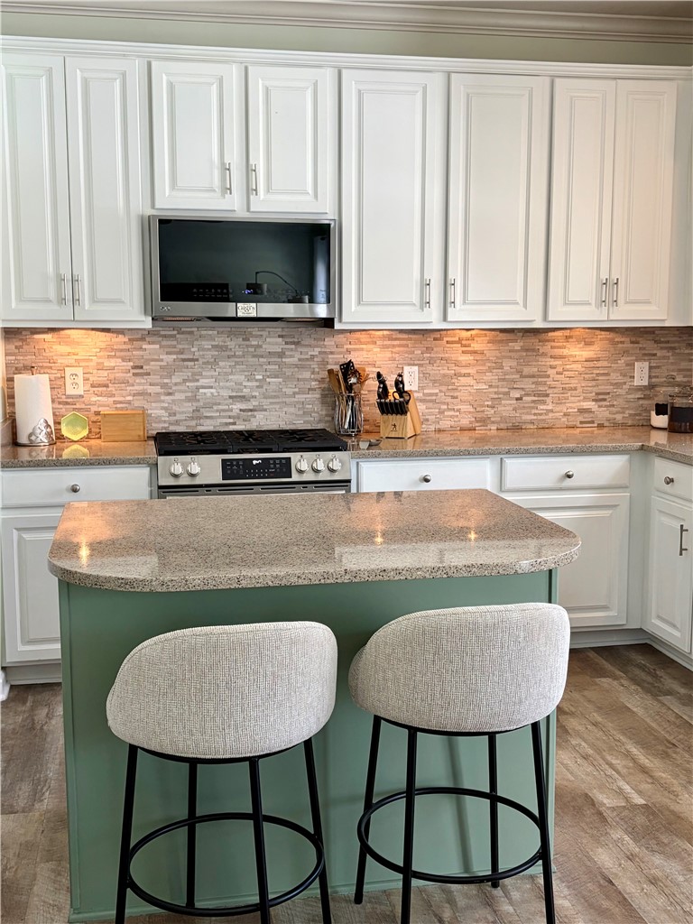 755 Rookery Way Walworth, NY 14502 - Photo 4 of 28 Eat In Kitchen