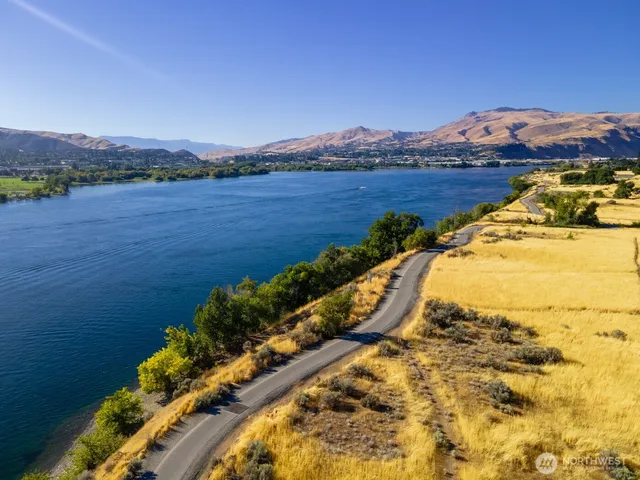 $539,900 | 2452 Northwest Columbia Avenue, Unit 25, East Wenatchee, WA 98802