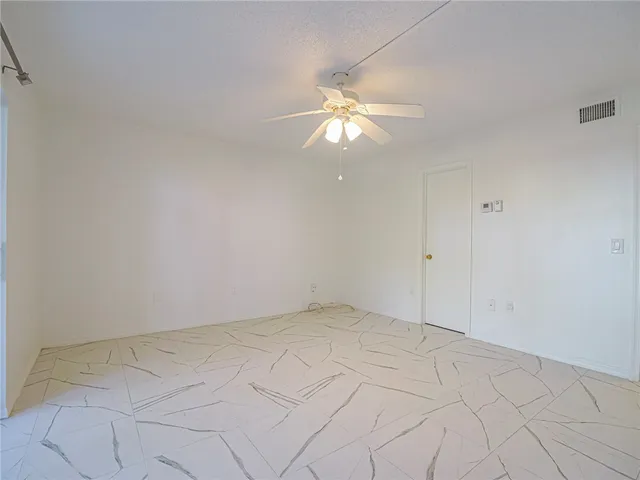 $1,950 | 1901 Indian River Boulevard, Unit 102B, Vero Beach, FL 32960