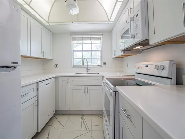 $1,950 | 1901 Indian River Boulevard, Unit 102B, Vero Beach, FL 32960