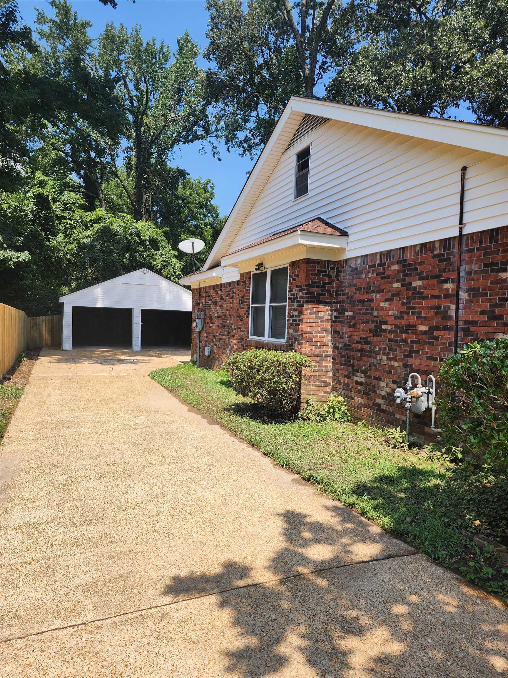5304 Yellowood Road Memphis, TN 38134 - Photo 2 of 20