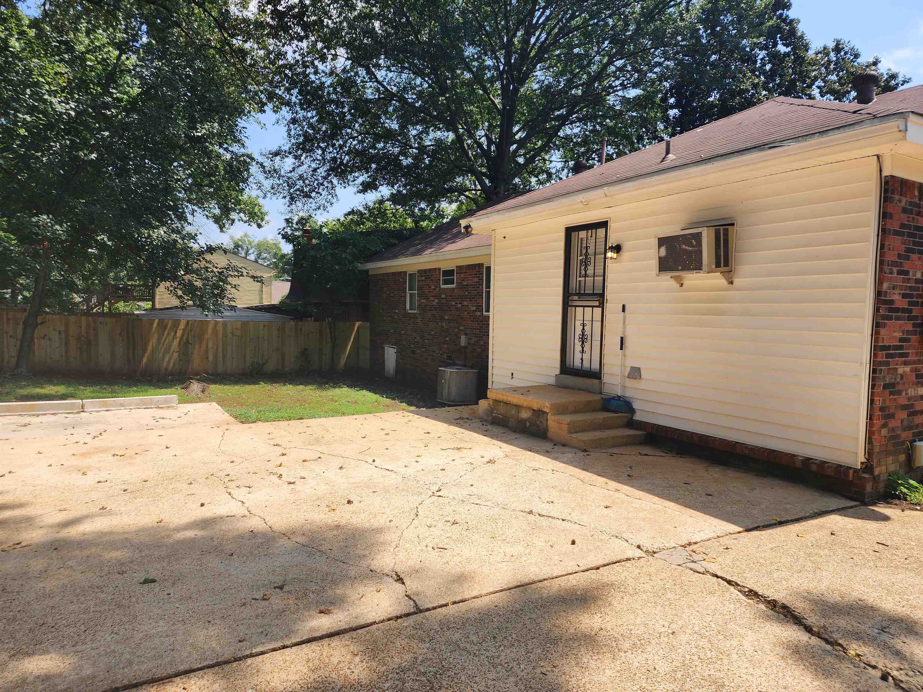 5304 Yellowood Road Memphis, TN 38134 - Photo 4 of 20