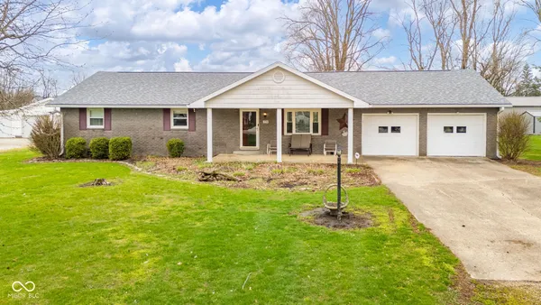 $379,900 | 1334 South Onyx Court, New Castle, IN 47362