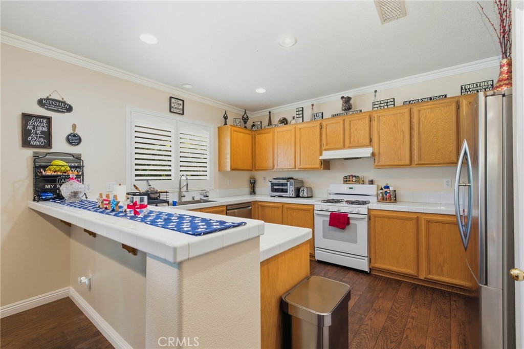 12329 Mimosa Lane Riverside, CA 92503 - Photo 11 of 16