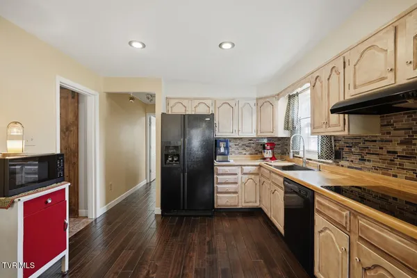 $284,900 | 308 Grant Avenue Northeast, Wise, VA 24293