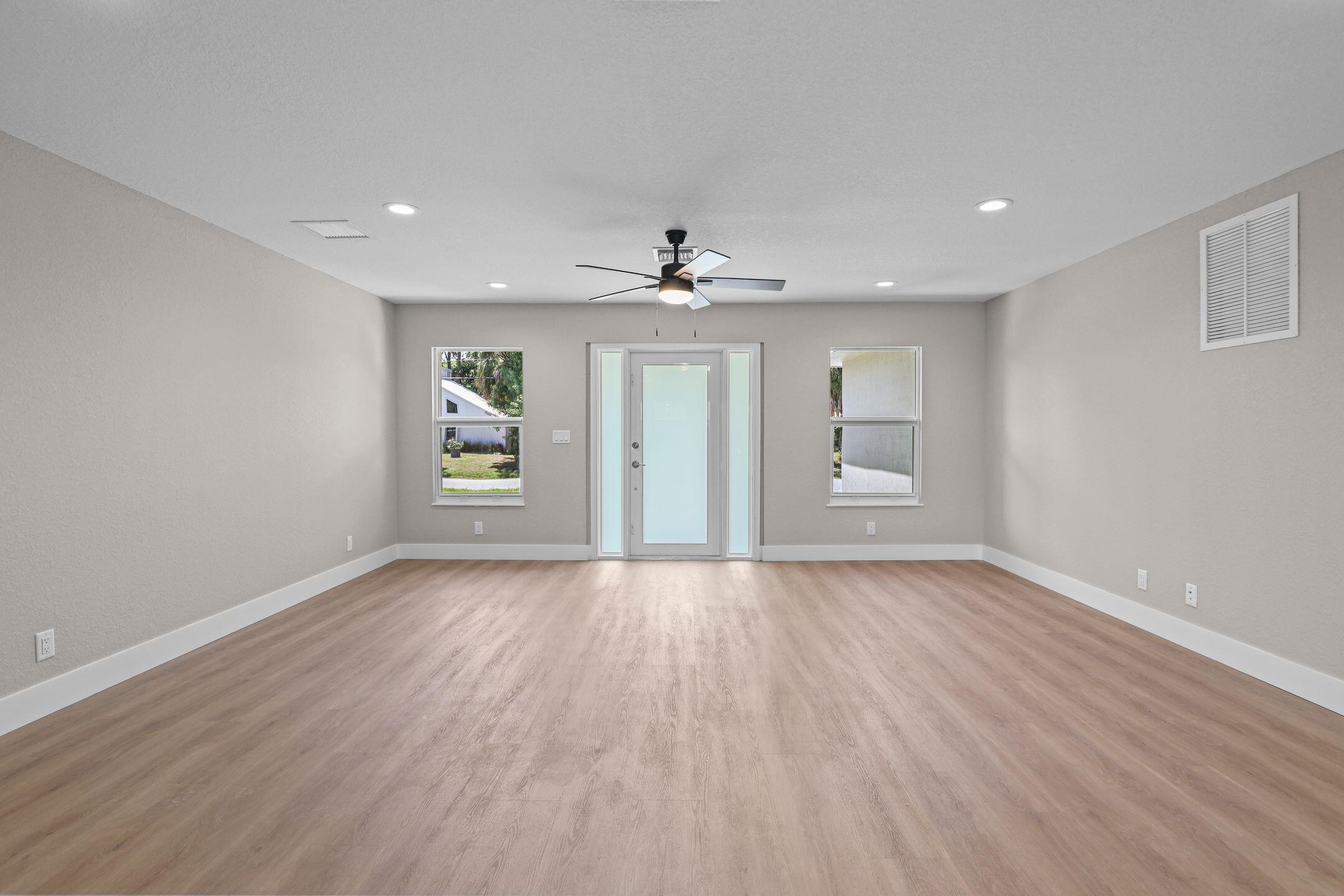 4611 Sunset Boulevard Fort Pierce, FL 34982 - Photo 6 of 28 4611 Inside 1