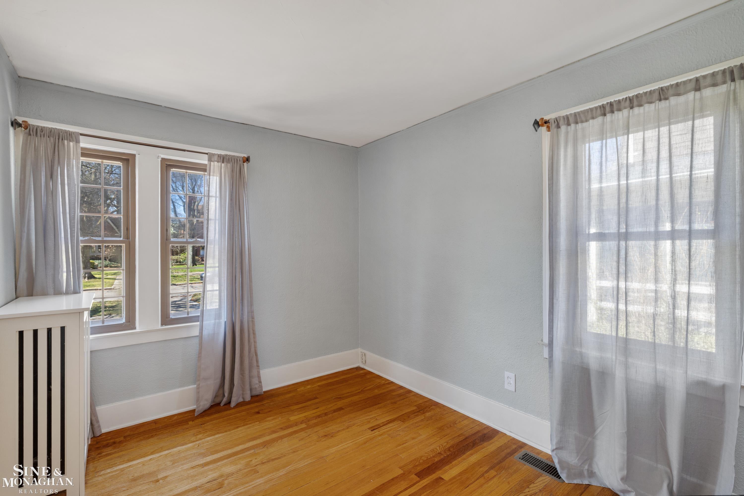 1410 Yorkshire Road Grosse Pointe, MI 48230 - Photo 8 of 72 50170954-54ed1548-2440-45fc-a883-78654bd360ba.JPG