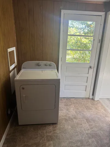 $1,275 | 1813 Eastgate Avenue Northeast, Roanoke, VA 24012