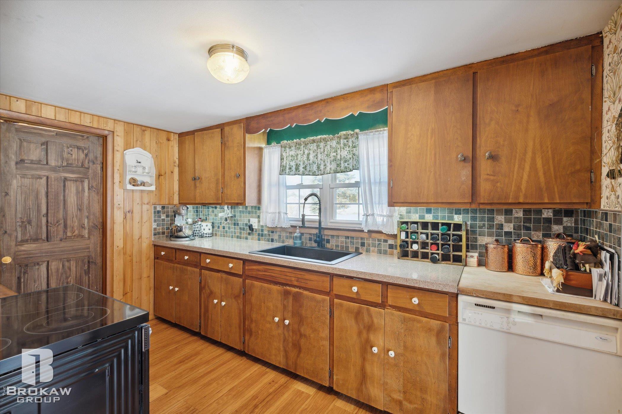 7149 Sheridan Road Millington, MI 48746 - Photo 17 of 40 50100943-16.JPG
