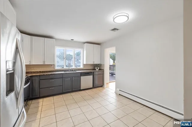 $885,000 | 40 Virgil Road, Norwood, NJ 07648