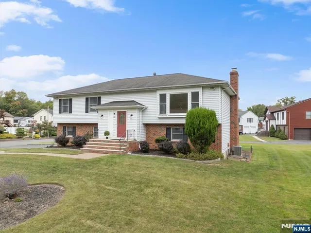 $885,000 | 40 Virgil Road, Norwood, NJ 07648