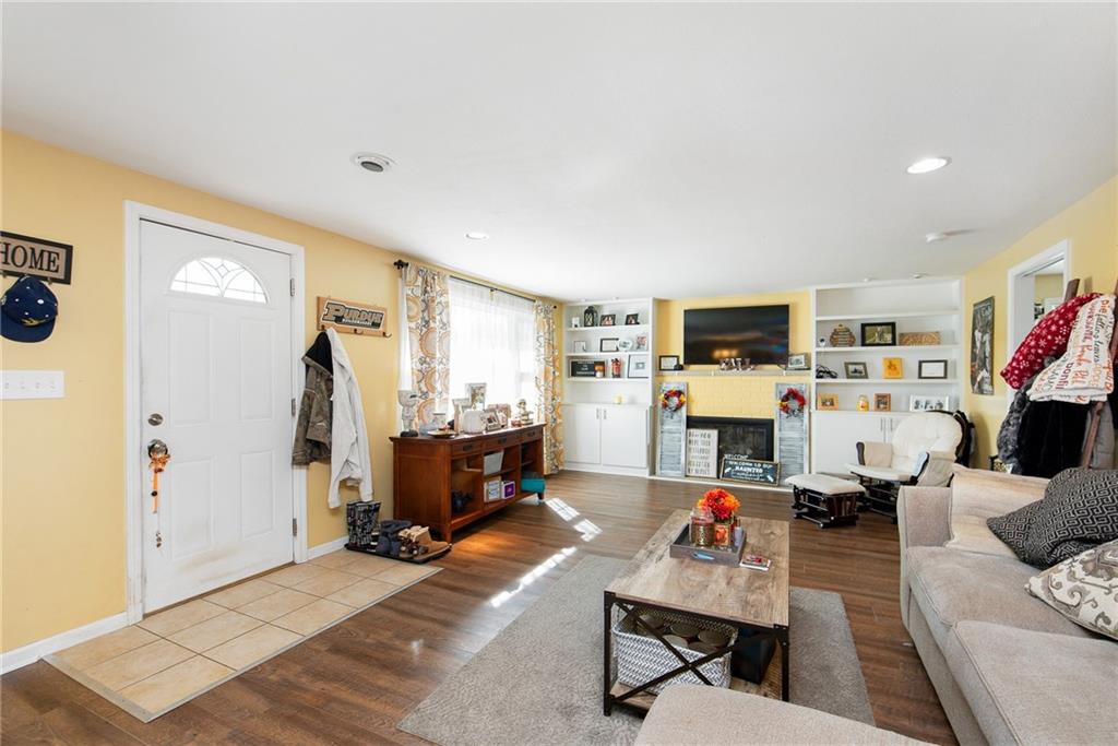 546 Andover Road Anderson, IN 46013 - Photo 4 of 27 Gallery Image 4