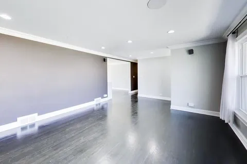 $839,500 | 2055 Walnut Circle, Northbrook, IL 60062
