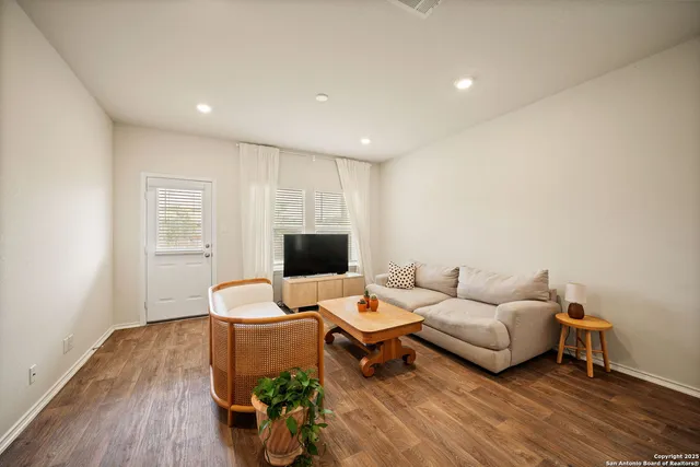 $1,795 | 6522 Bleak Hills Boulevard, San Antonio, TX 78252